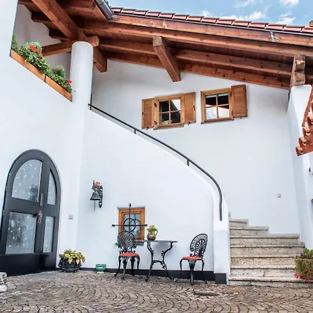 Park - Alpine Holiday home Garmisch-Partenkirchen
